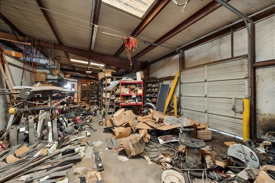 More Photos Of 3151 Int 45 E hwy, Corsicana Warehouse For Sale