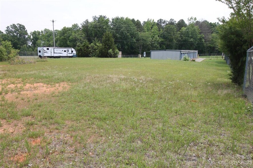 More Photos Of 201 White Jenkins Rd, Bessemer City Self Storage For Sale