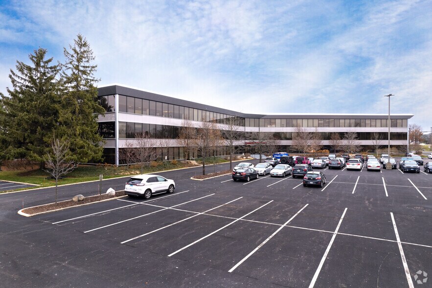 More Photos Of 2275 Half Day Rd, Bannockburn Office For Lease