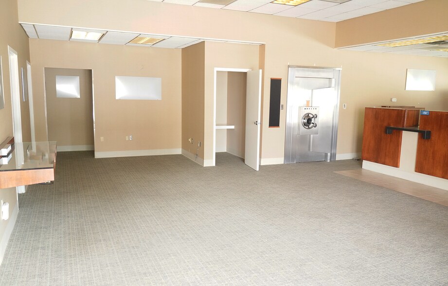 More Photos Of 555 Big a Rd, Toccoa Bank For Sale