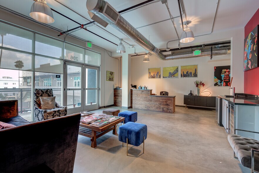 More Photos Of 5815-5825 W Sunset Blvd, Hollywood Office For Lease