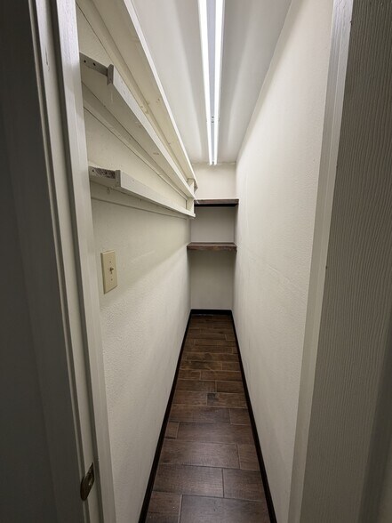 More Photos Of 1206 JW DavisSuites Ave, Hammond Office For Sale