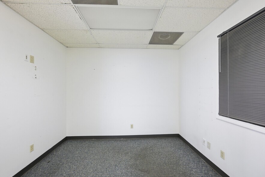 More Photos Of 602 S Michigan Ave, Joplin Freestanding For Lease