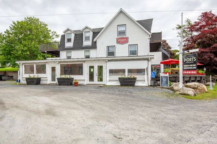 More Photos Of 28 Union St, Boothbay Harbor Restaurant For Sale