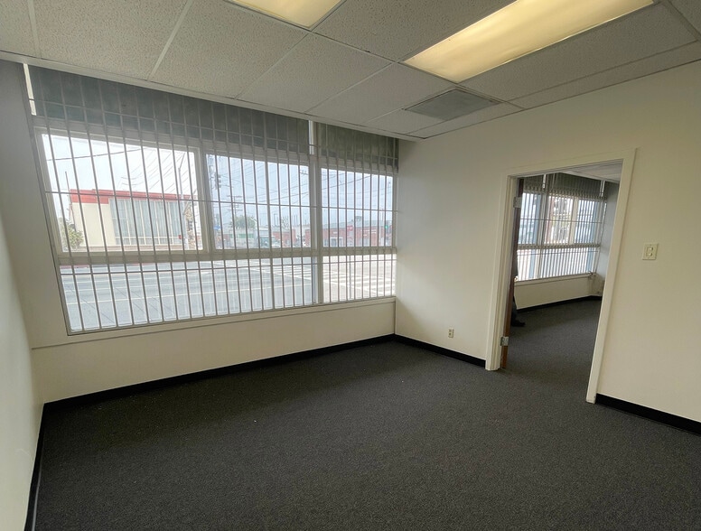 More Photos Of 4651 Pacific Blvd, Vernon Manufacturing For Sale