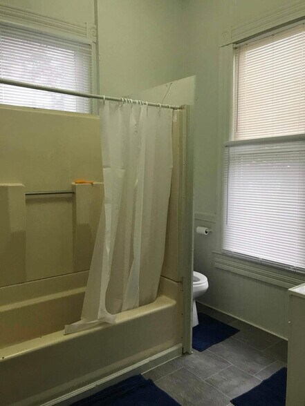 More Photos Of 415 Dewey St, Waycross Apartments For Sale