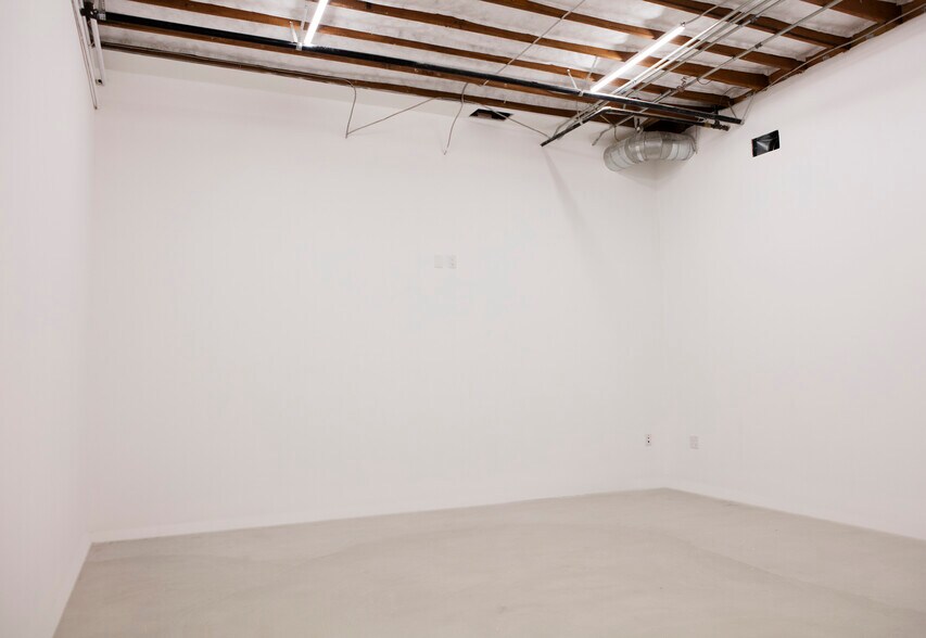 More Photos Of 4437 Telegraph Rd, Los Angeles Warehouse For Sale
