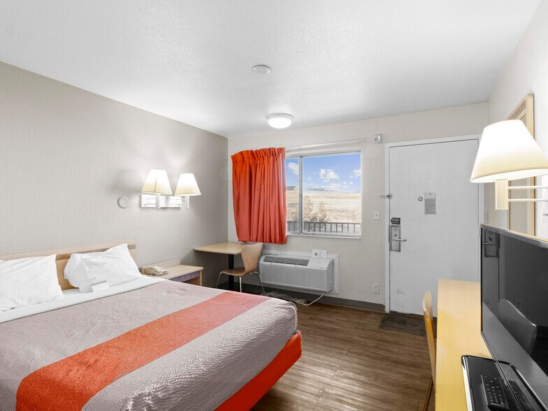 More Photos Of 1150 Wilkins Cir, Casper Hotel For Sale