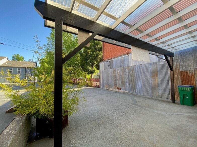 More Photos Of 120 W Main St, Grass Valley Storefront Retail Office For Lease