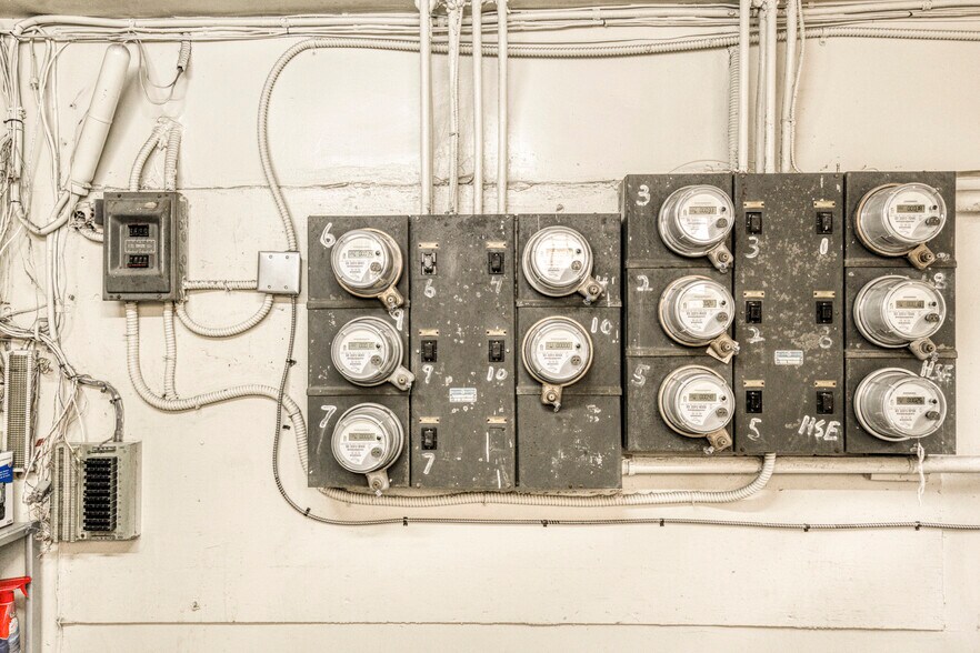 More Photos Of 1027 N Ogden Dr, Los Angeles Apartments For Sale