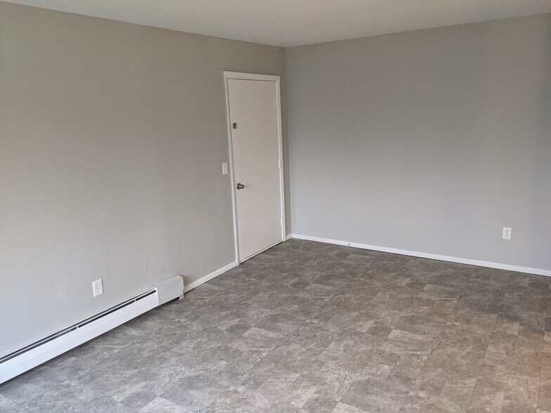 More Photos Of 1833-1845 E 31st St, Lorain Apartments For Sale