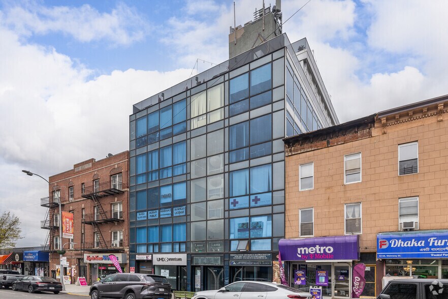 Primary Photo Of 3272 Steinway St, Astoria Office For Lease