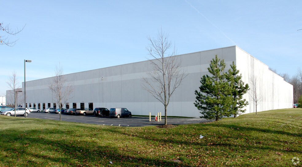 More Photos Of 3445-3455 Millennium Ct, Columbus Distribution For Lease