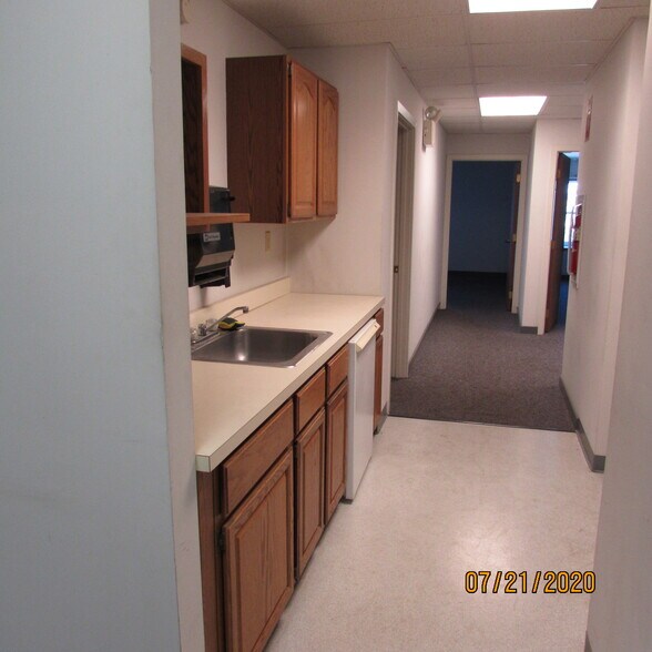 More Photos Of 457 Diller Ave, New Holland Warehouse For Lease