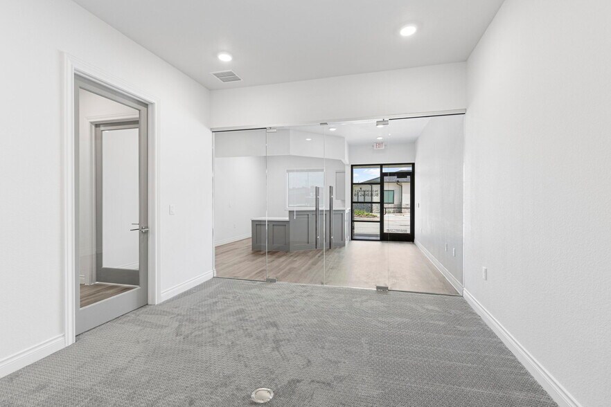 More Photos Of 7630 Dowdell Rd, Spring Office For Sale