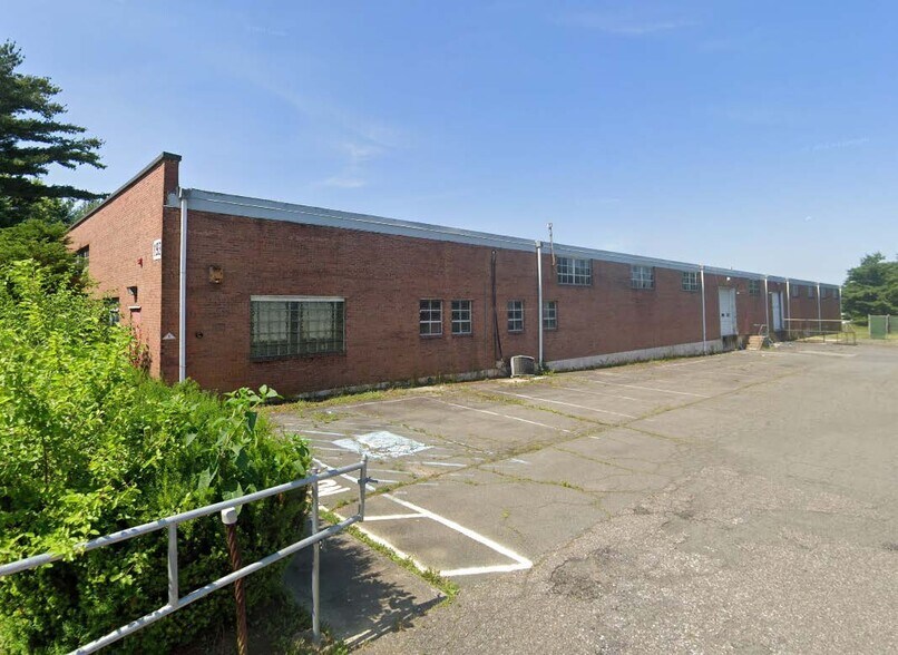 More Photos Of 1193 S River Rd, Cranbury Manufacturing For Lease