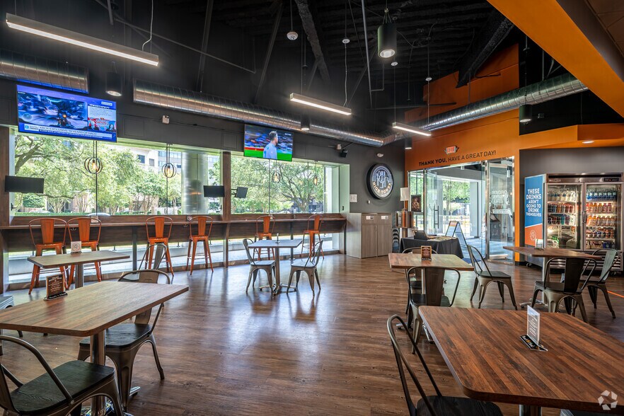 More Photos Of 2 RIVERWAY, Houston Office For Lease