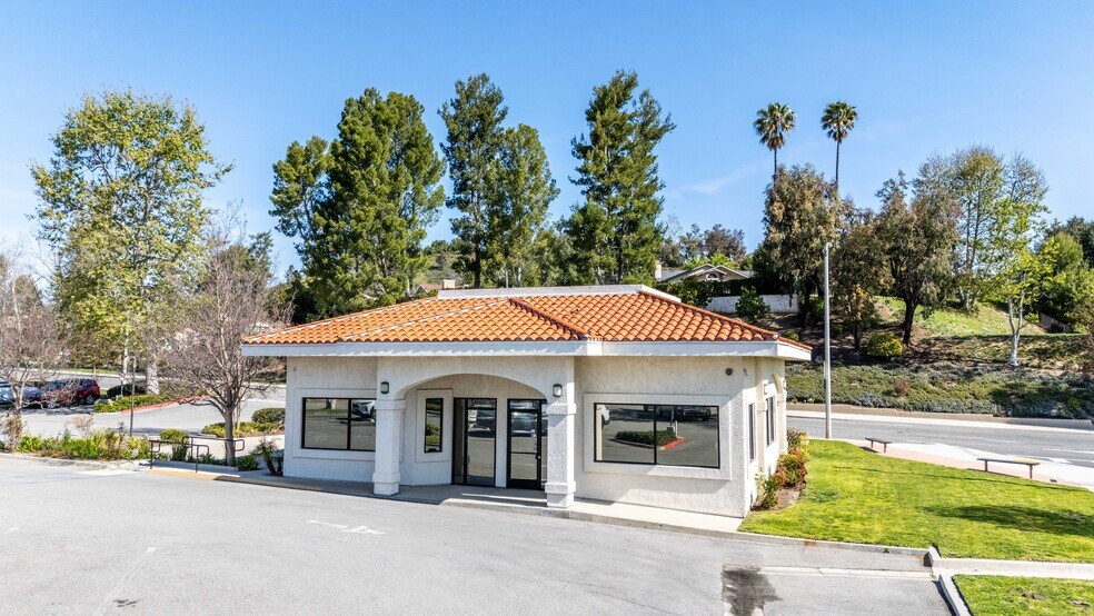 More Photos Of 14711 Princeton Ave, Moorpark Freestanding For Sale
