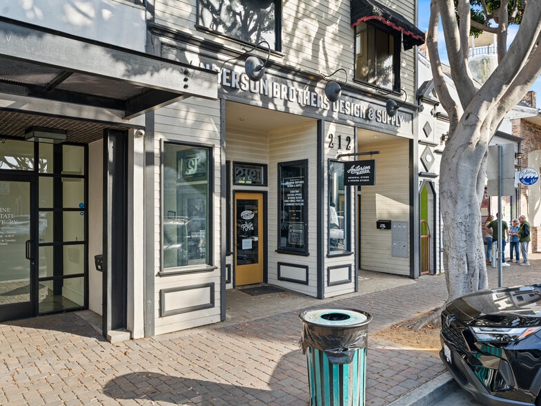 More Photos Of 212 Main St, Seal Beach Office Residential For Lease