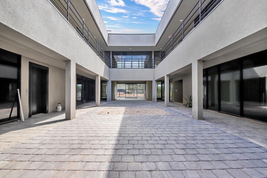 More Photos Of 1212 W Camelback Rd, Phoenix Medical For Lease