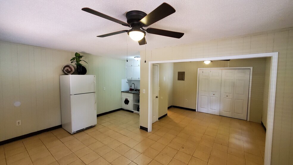 More Photos Of 120 2nd St, Winder Apartments For Sale