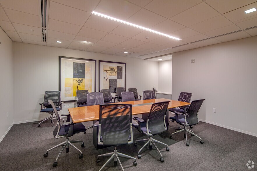 More Photos Of 2101 L St NW, Washington Office For Lease