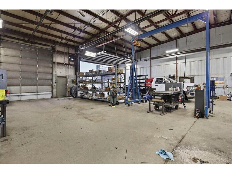 More Photos Of 2629 Clearwater Rd, Saint Cloud Warehouse For Lease
