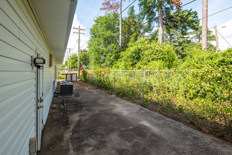 More Photos Of 123 Lawand Dr, Columbia Office Residential For Sale