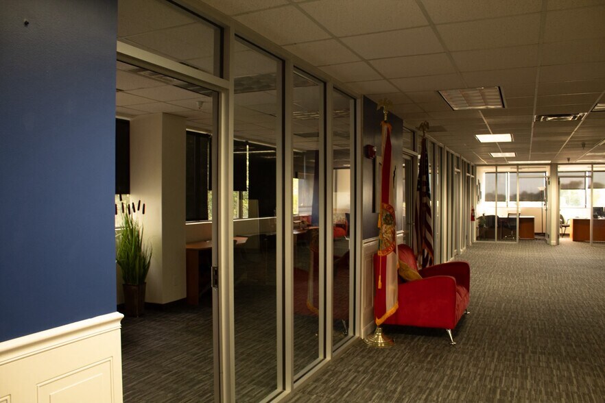 More Photos Of 12425 28th St N, Saint Petersburg Office For Lease