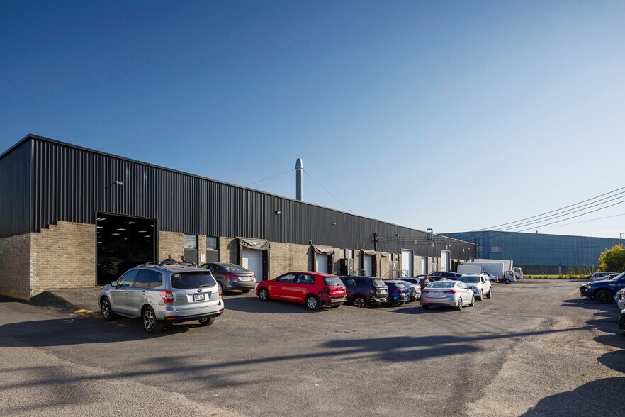 More Photos Of 667 Giffard, Longueuil Flex For Lease