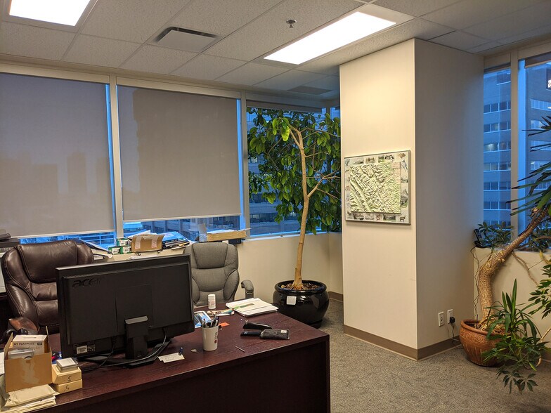 More Photos Of 396 11th Ave SW, Calgary Office For Sale