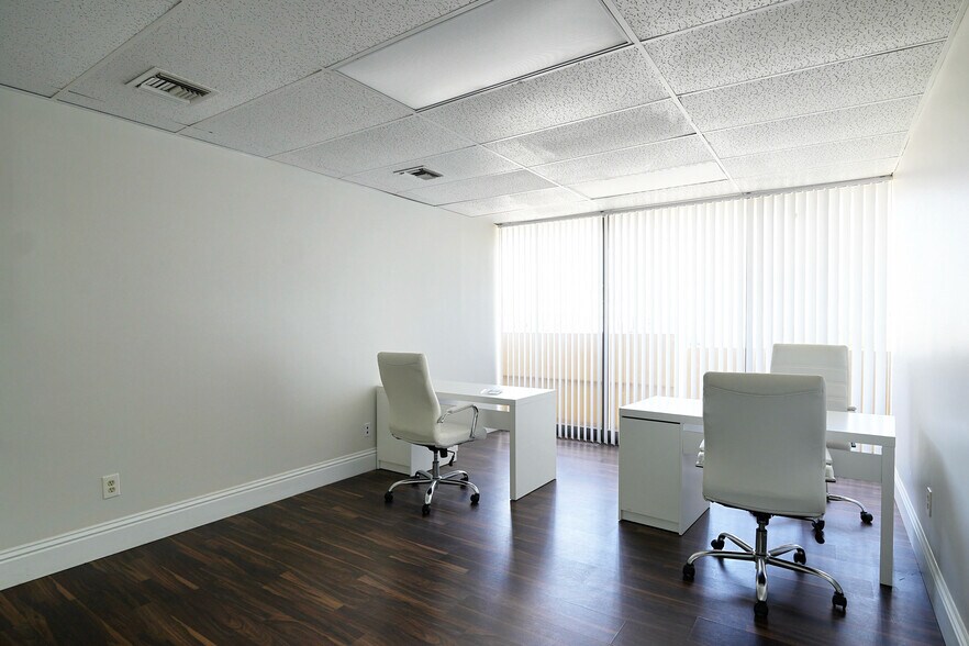 More Photos Of 2826 E Oakland Park Blvd, Fort Lauderdale Office For Lease
