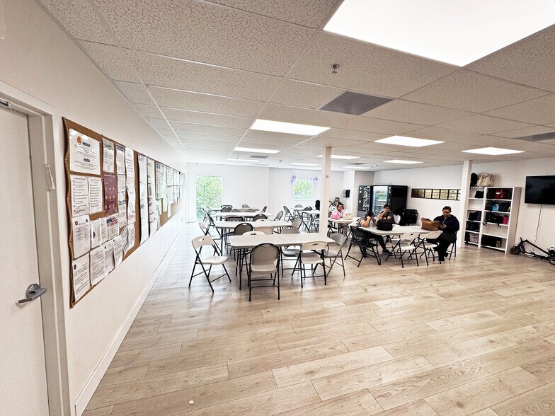 More Photos Of 8995 NW 12th St, Miami Warehouse For Sale