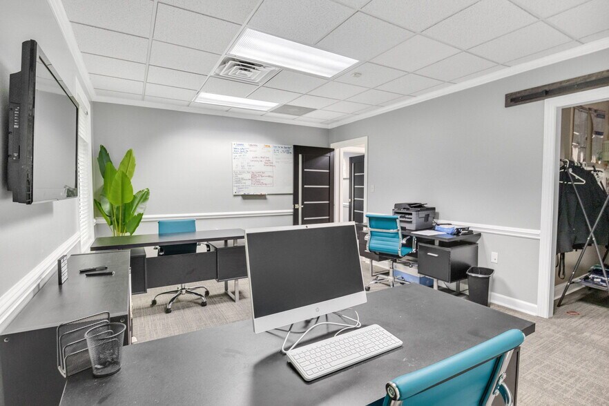 More Photos Of 8037 Corporate Center Dr, Charlotte Office For Sale