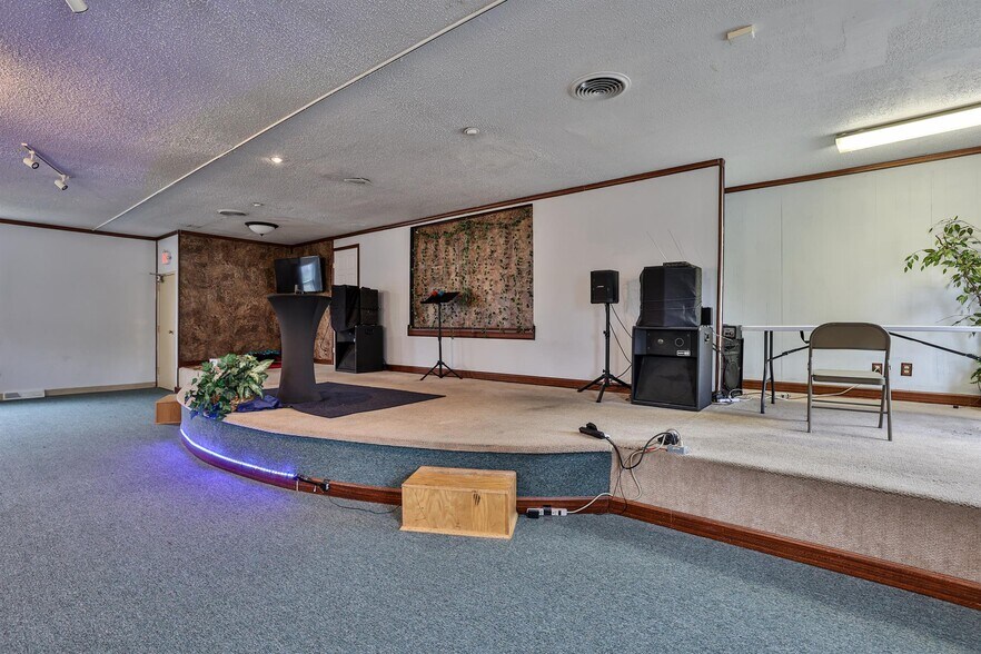 More Photos Of 4917 Webster St, Dayton Religious Facility For Sale