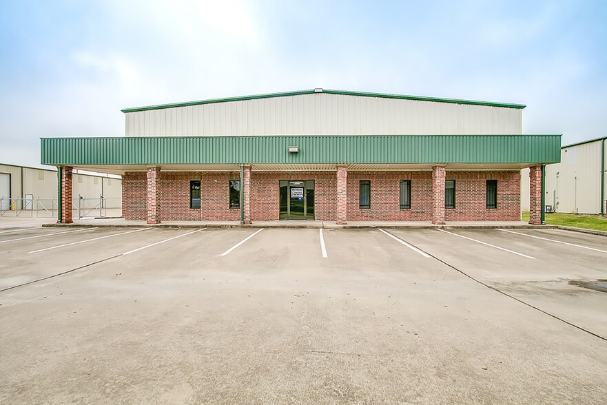 More Photos Of 4525-4555 Brittmoore Rd, Houston Unknown For Lease