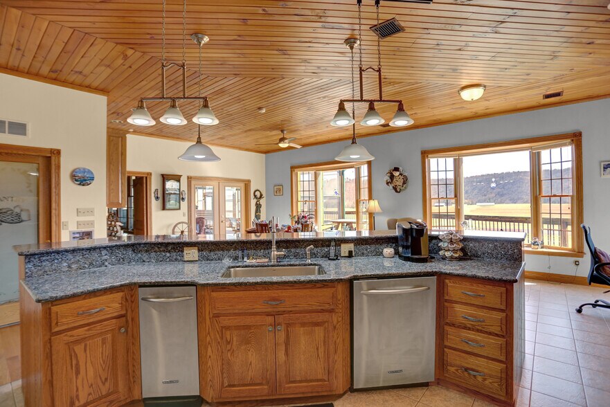 More Photos Of 600 Airport Dr, Mifflintown Flex For Sale