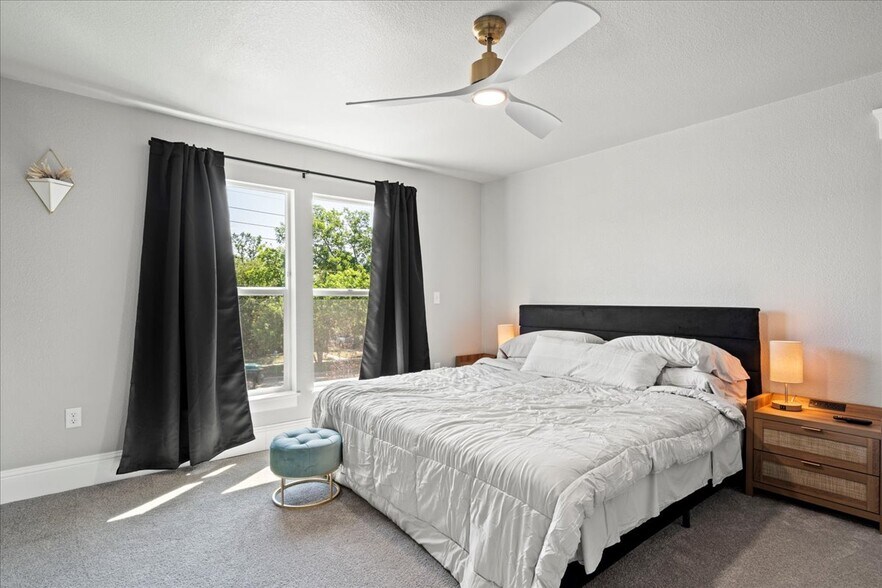 More Photos Of 2722 Central Ave, Cheyenne Light Distribution For Sale