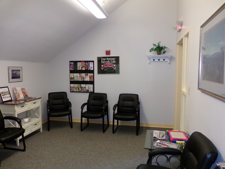 More Photos Of 171 Daniel Webster Hwy, Belmont Storefront Retail Office For Lease