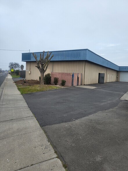 More Photos Of 469 Moffat Blvd, Manteca Warehouse For Lease