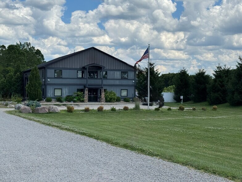 More Photos Of 996 Thornwood Dr, Heath Office For Sale
