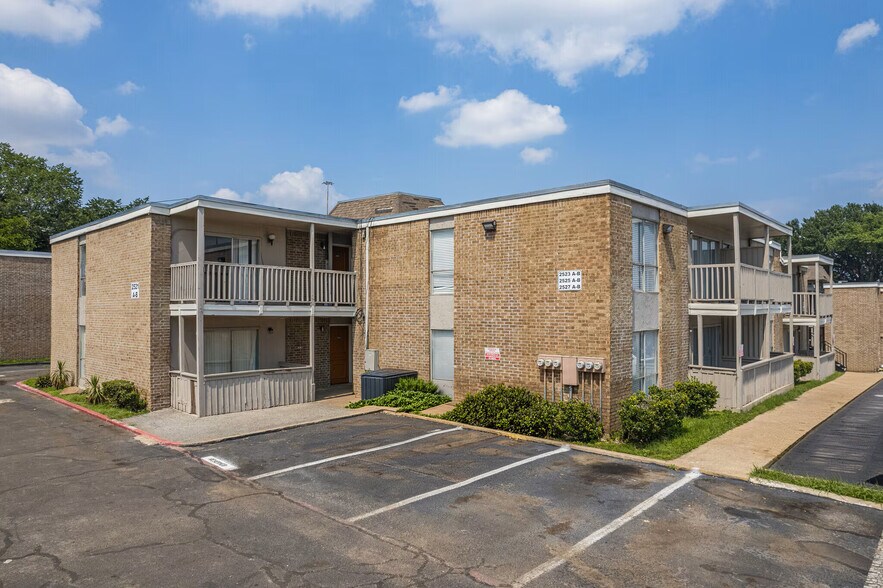 More Photos Of 2507 Airport Cir, Arlington Apartments For Sale