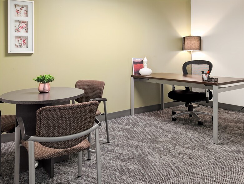 More Photos Of 11900 NE 1st St, Bellevue Coworking Space