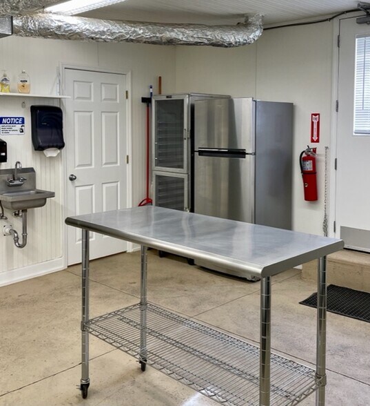 More Photos Of 233 5th St, Lacon Storefront Retail Residential For Sale