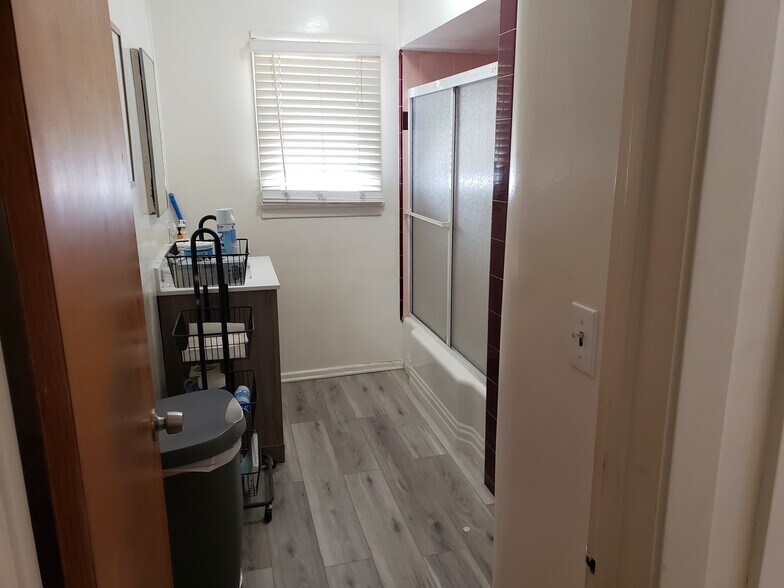 More Photos Of 8761 Amigo Ave, Northridge Land For Lease