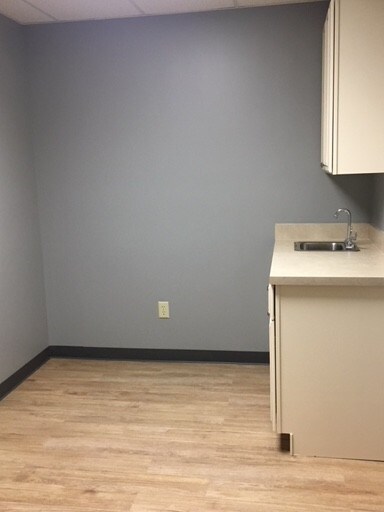 More Photos Of 8100 Ravines Edge Ct, Columbus Medical For Lease
