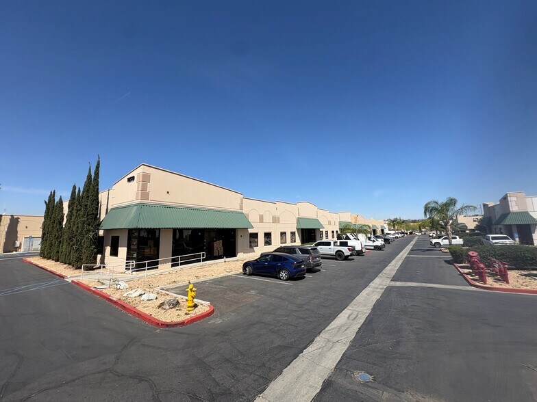 Primary Photo Of 18510 Pasadena St, Lake Elsinore Manufacturing For Lease