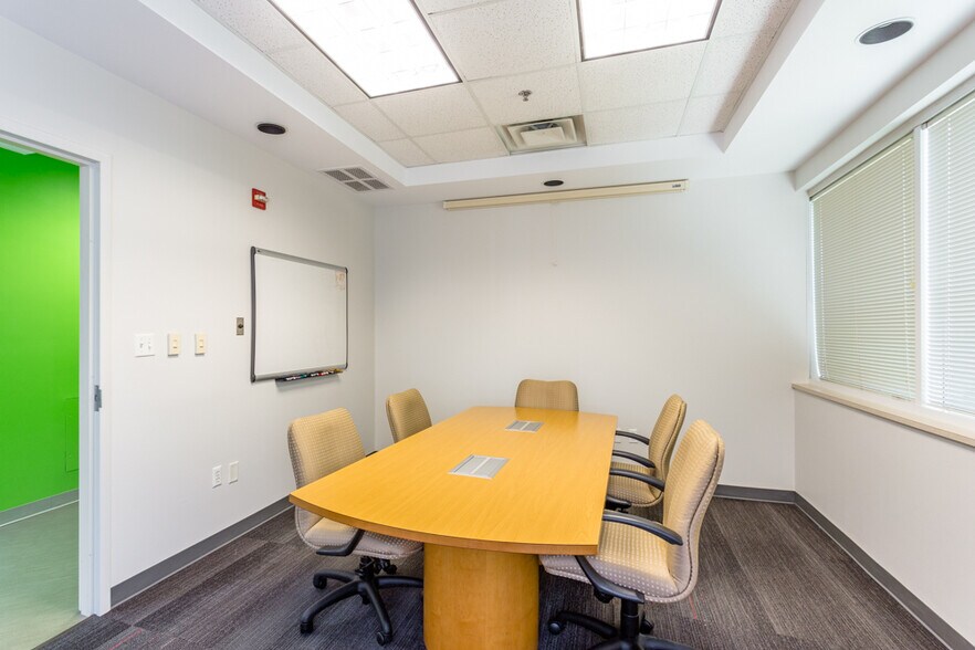 More Photos Of 1450 Technology Dr, Harrisonburg Office For Sale