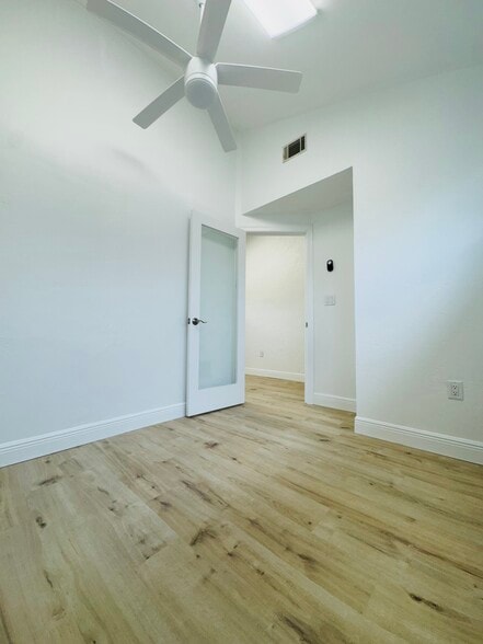 More Photos Of 5235 Ramsey Way, Fort Myers Office For Sale
