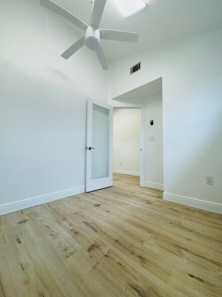More Photos Of 5235 Ramsey Way, Fort Myers Office For Sale